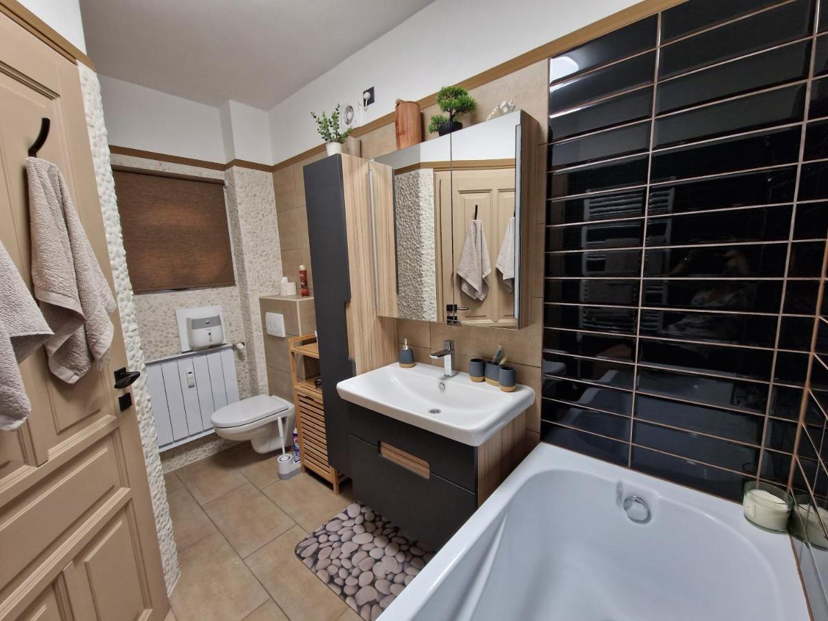 Rozina Apartman โมชนมายารูวาร์ ภายนอก รูปภาพ