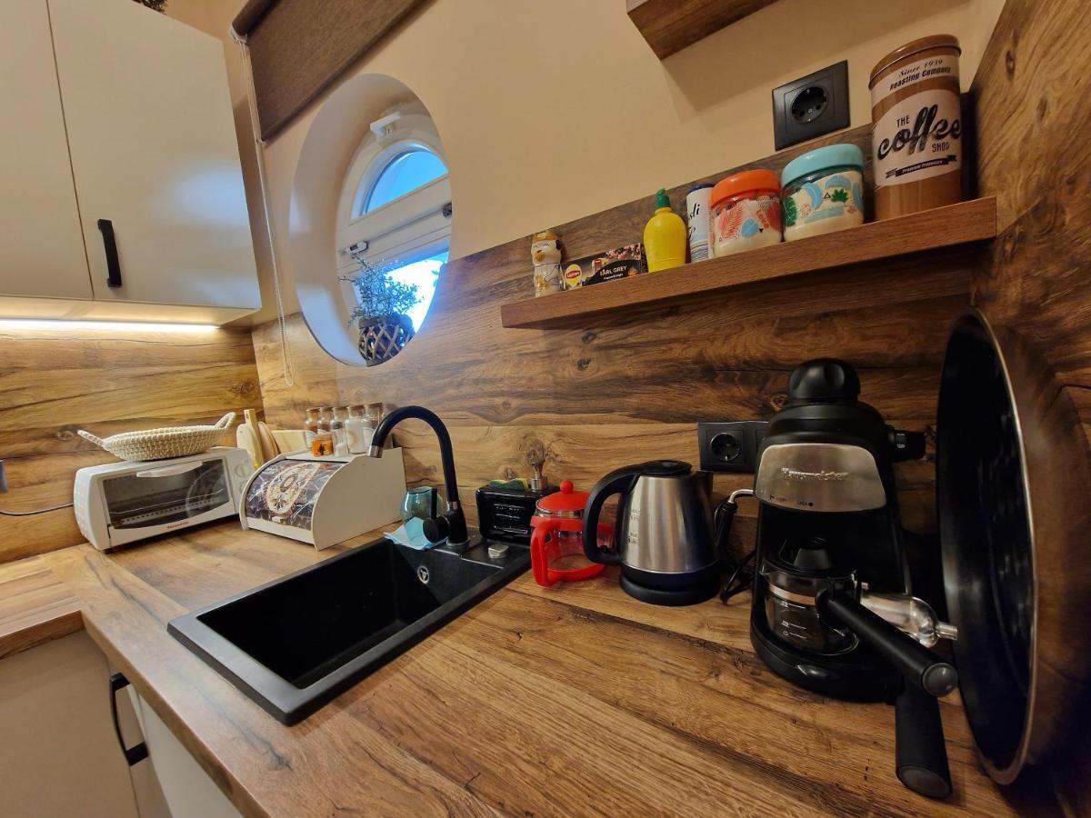 Rozina Apartman โมชนมายารูวาร์ ภายนอก รูปภาพ